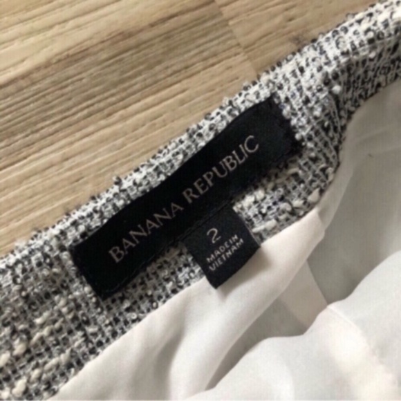 Banana Republic Top and Skirt Set - Picture 3 of 10